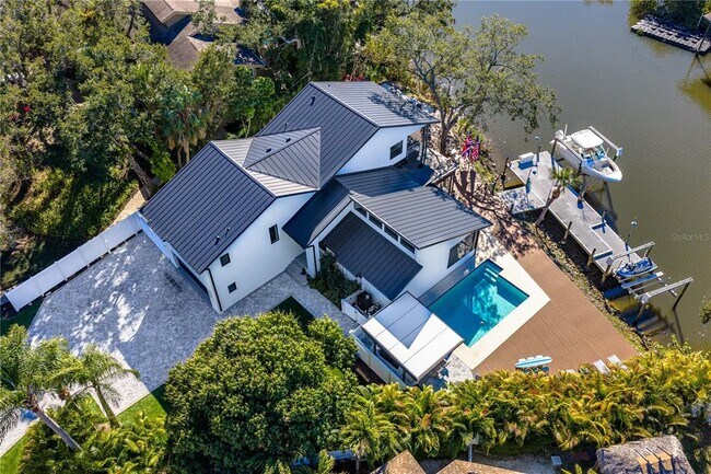 Building Photo - 2500 Monterey St