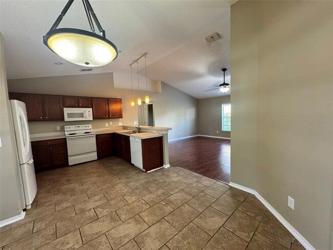 Building Photo - 918 Cork Oak Ln