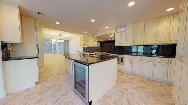 Primary Photo - 22500 N Summit Ridge Cir