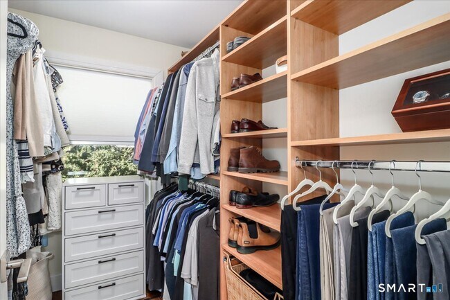 Building Photo - 58 Davenport Dr