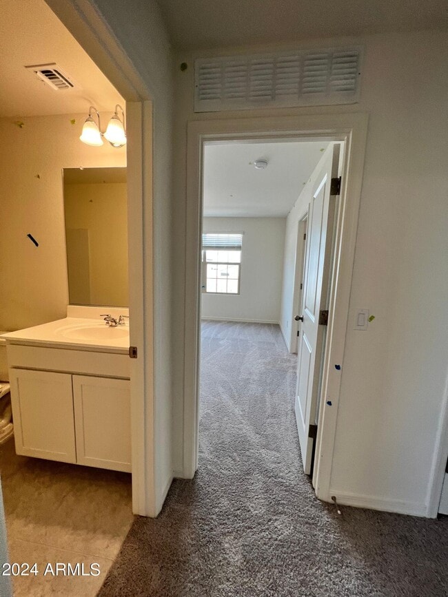 Building Photo - 2449 E Alonso Dr