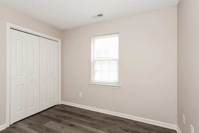 Building Photo - 6133 Goldenfield Dr