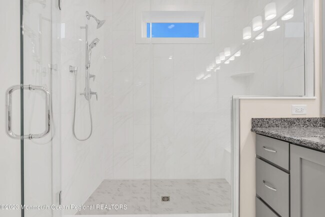 Building Photo - 5 Blaisdell Ct