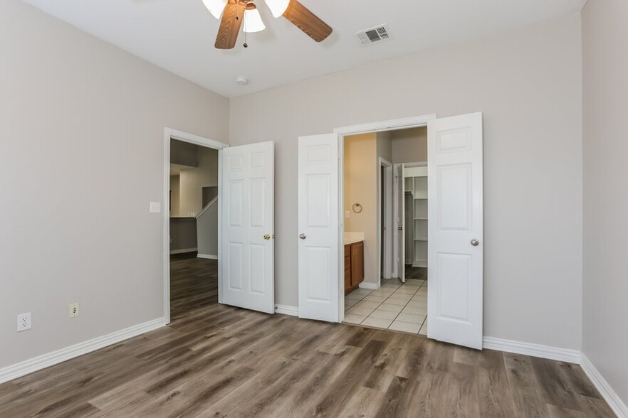 Building Photo - 2407 Creekwood
