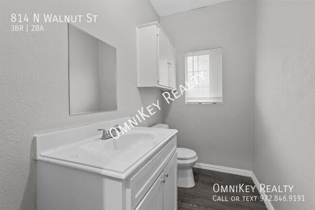 Building Photo - 814 N Walnut St