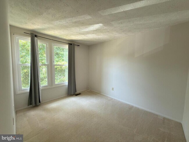 Building Photo - 5519 Inverness Woods Ct