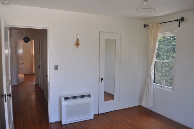 Building Photo - MISSION HILLS 3BR/2BA SPANISH BUNGALOW