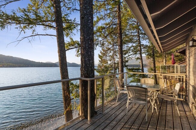 Building Photo - 3 Bed, 2 bath Condo on Whitefish Lake