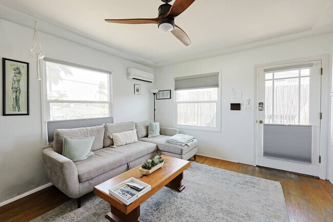 Building Photo - 3270 Cedar St