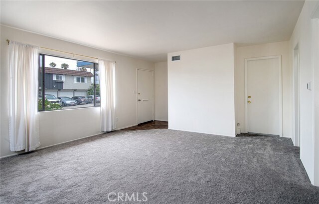Building Photo - 125 W Escalones
