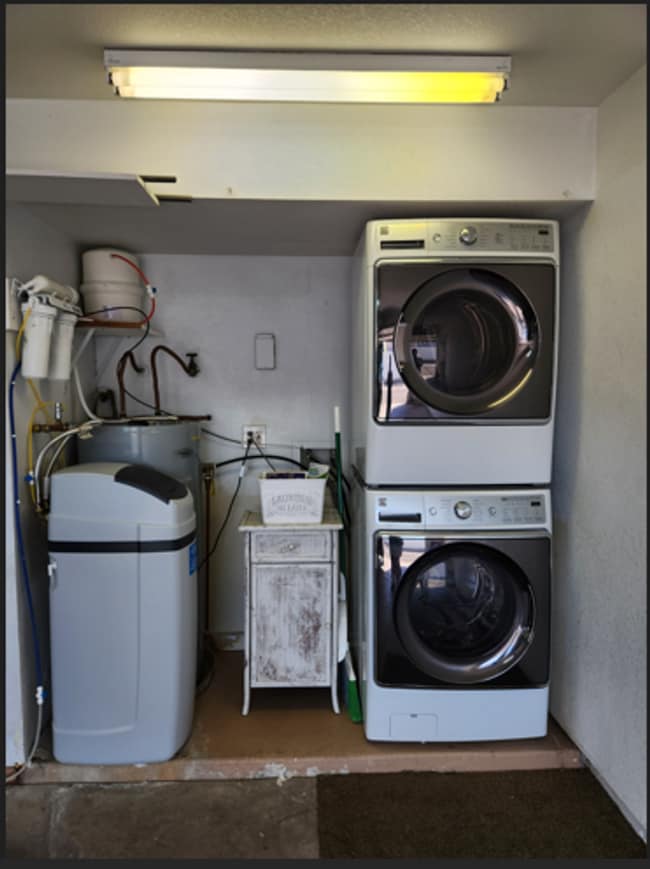 Building Photo - Furnished - 2 bed / 1.5 Bath Available for...