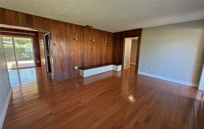 Building Photo - 4605 S Grady Ave