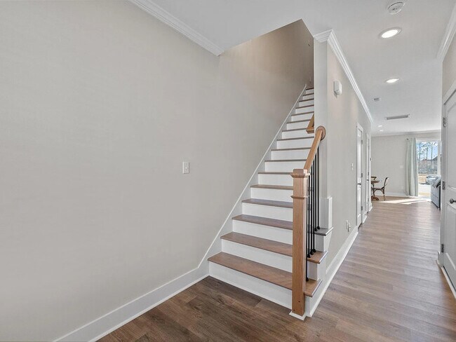 Building Photo - Lease OR Lease to Own