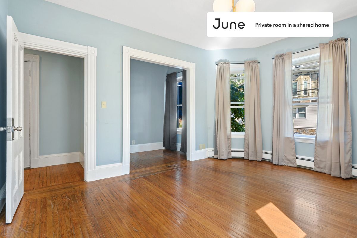 Building Photo - Room in Shared 4 bed/2 bath home