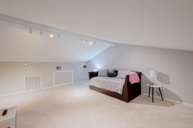 Building Photo - 8077 El Mundo St