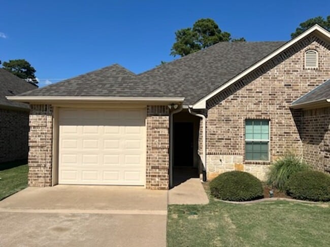 Primary Photo - 3982 Mobley Cir