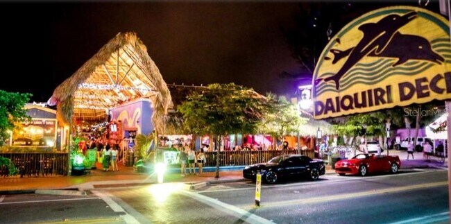 Building Photo - 1308 Old Stickney Point Rd