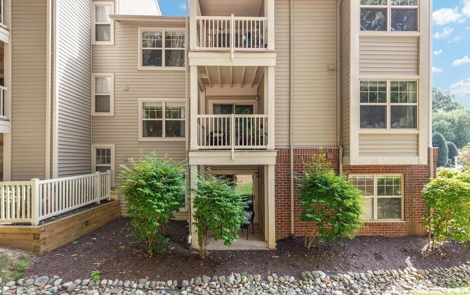Building Photo - 1706 Ascot Way