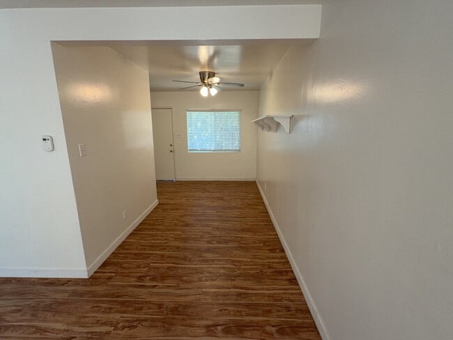 Building Photo - 2 Bedroom 1 Bath Duplex