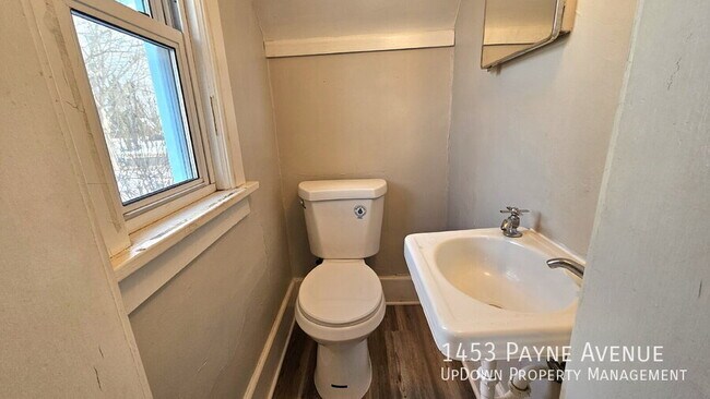 Building Photo - 1453 Payne Ave