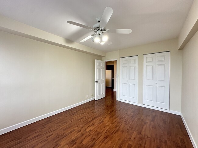 Building Photo - 4180 N Marine Dr