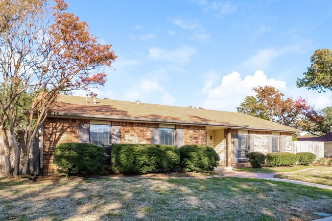 Building Photo - 5065 Pemberton Ln