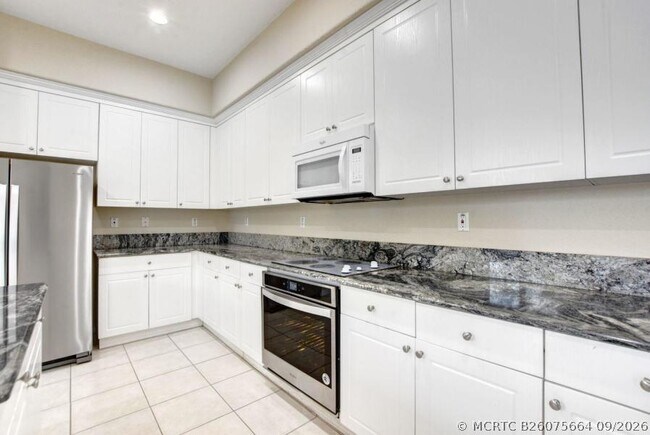 Building Photo - 1388 Beacon Cir
