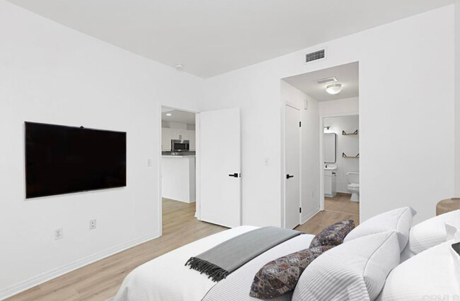 Building Photo - 530 K St