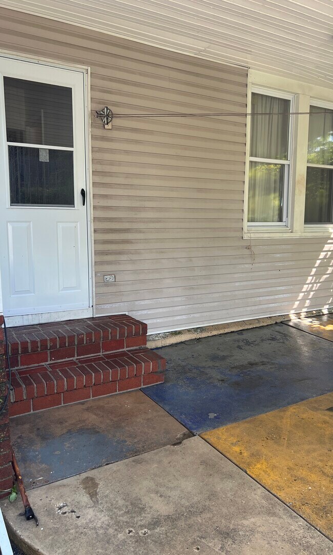 Building Photo - 42 W Ruby Ave