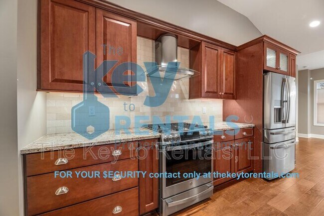 Building Photo - 1352 Creeks Edge Dr