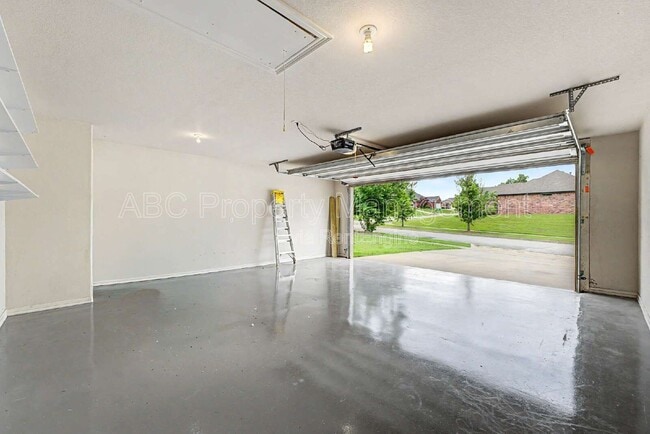Building Photo - 3558 W Clearwood Dr