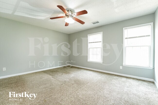 Building Photo - 5565 Westberry Ln