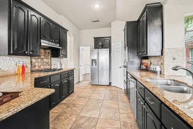 Building Photo - 16434 Red Crest Dr