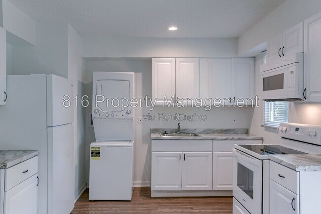 Building Photo - 8701 E 114th St