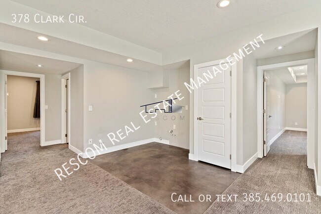 Building Photo - 378 Clark Cir