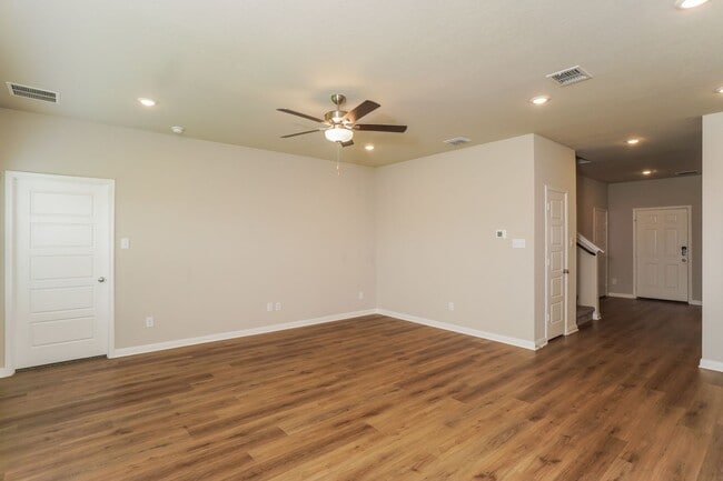 Building Photo - First time rental!
