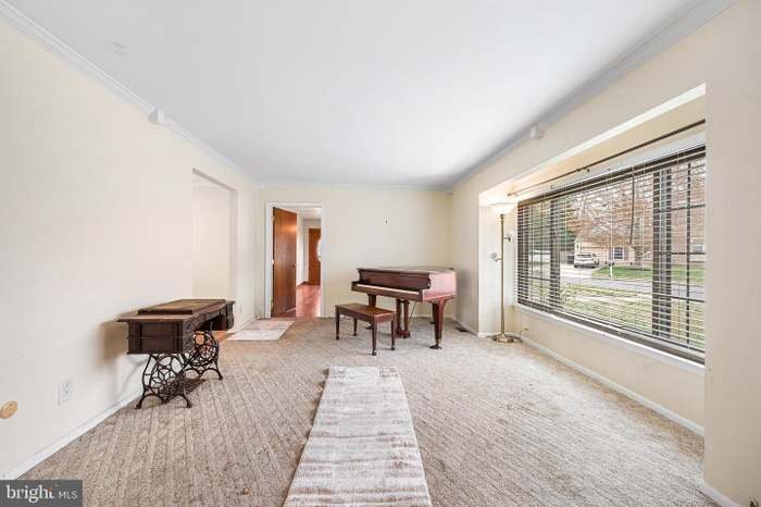 Building Photo - 6 Tiffany Pl