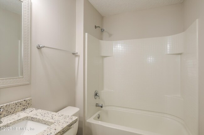 Building Photo - 416 Palm St