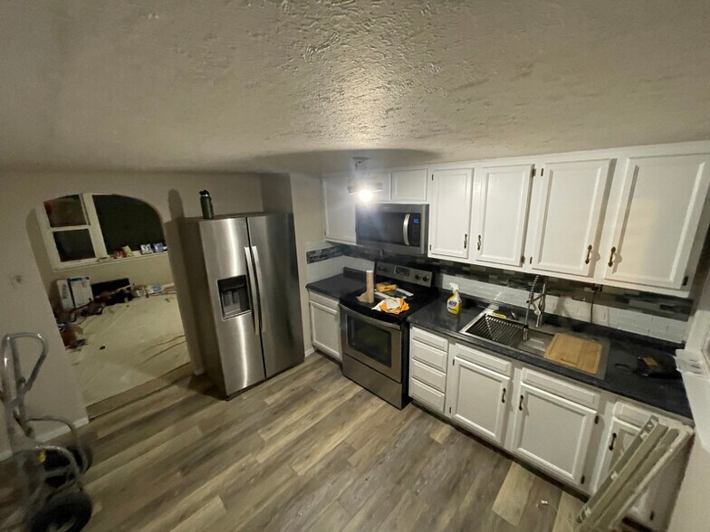 Building Photo - 1204 Eaton St