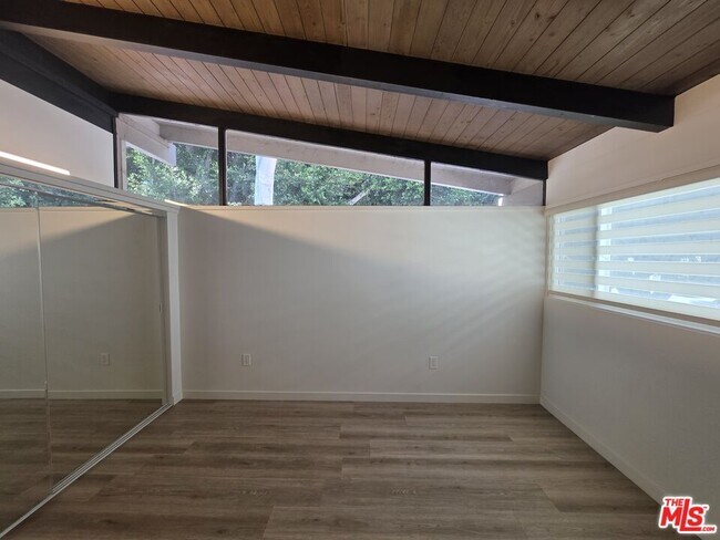 Building Photo - 11021 Missouri Ave