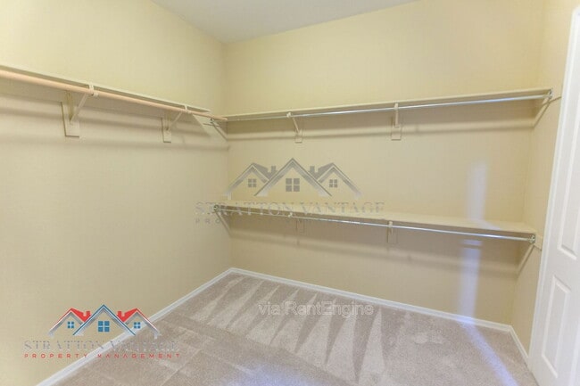 Building Photo - 5908 E Bramble Berry Ln