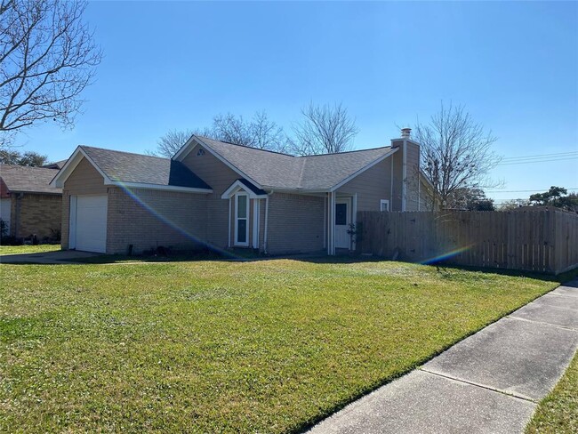 Building Photo - 15158 Grassington Dr