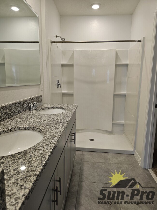 Building Photo - 11 1st St