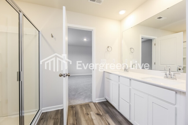 Building Photo - ready now