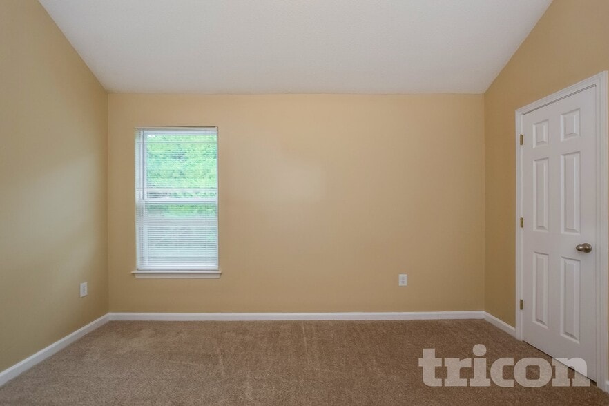 Building Photo - 3044 Summer Breeze Dr