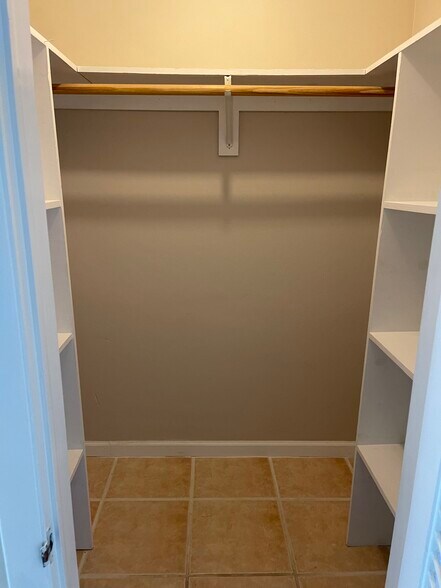Master Walk -In Closet - 941 Crystal Lake Dr