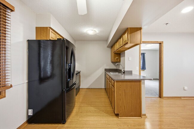 Building Photo - 401 SE Lowell Dr