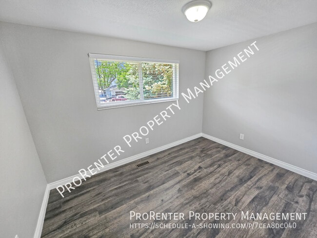 Building Photo - 1722 N 670 W