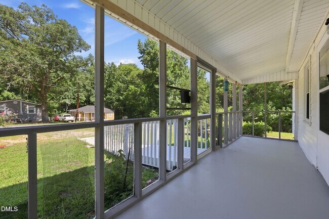 Building Photo - 608 N 16th St