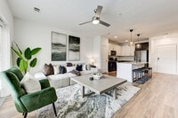 Building Photo - 975 Memorial Dr SE